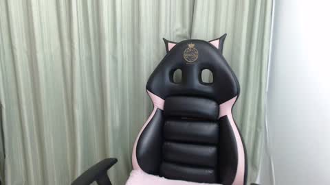 Snapshot of hellen_garcia chatting on 01/07/25, 08:10 Hellen online show from 01/07/25, 08:10