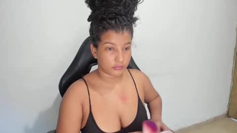 hellen_scot_ online show from 11/11/25, 10:21