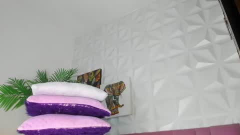 hellen     online show from 06/11/26, 07:34