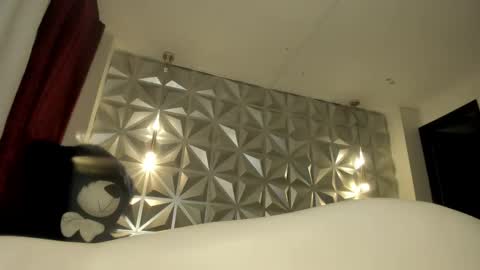 Hellen online show from 11/28/25, 01:36