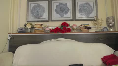    online show from 04/12/26, 02:38