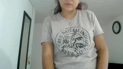 Snapshot of hellennmoon chatting on 06/08/26, 03:01 Hellen online show from 06/08/26, 03:01