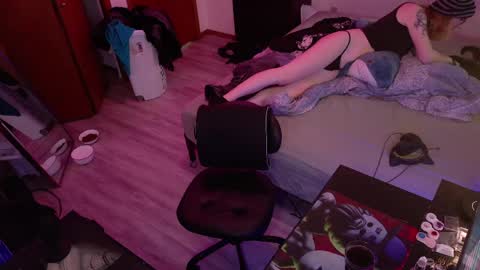 Hayley online show from 04/08/26, 01:16