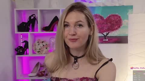 Alisia  Monday to Friday from 10 am to 4 pm GMT 2 online show from 01/22/25, 02:14