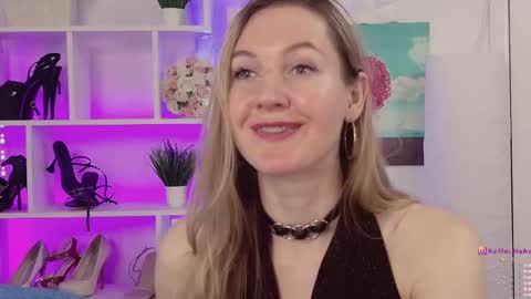 Alisia  Monday to Friday from 10 am to 4 pm GMT 2 online show from 01/28/25, 02:10