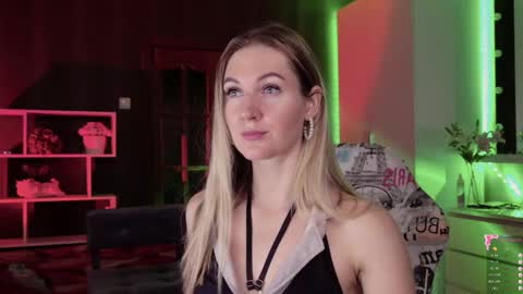 Alisia  Monday to Friday from 10 am to 4 pm GMT 2 online show from 10/28/25, 08:29