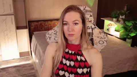 Snapshot of hello_lisha chatting on 07/01/26, 08:16 Alisia Monday to Friday from 10 am to 4 pm GMT 2 online show from 07/01/26, 08:16