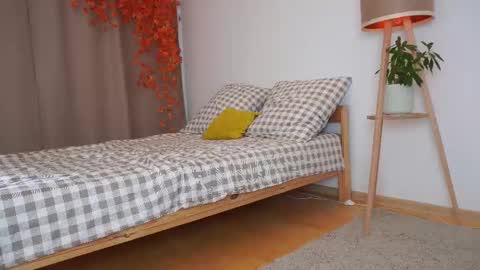 Taya online show from 10/06/25, 10:40