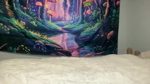 Snapshot of hellok1tty666 chatting on 12/21/24, 03:14 Luci online show from 12/21/24, 03:14