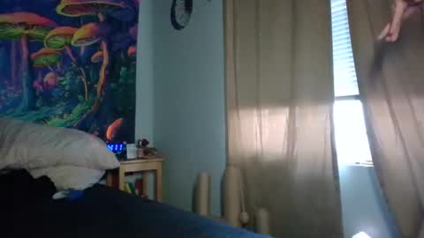 Snapshot of hellok1tty666 chatting on 01/17/25, 12:10 Luci online show from 01/17/25, 12:10