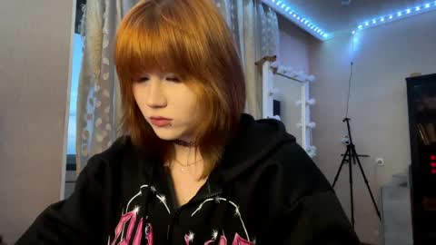 Snapshot of hellokinki chatting on 05/25/26, 05:52 hellokinki online show from 05/25/26, 05:52