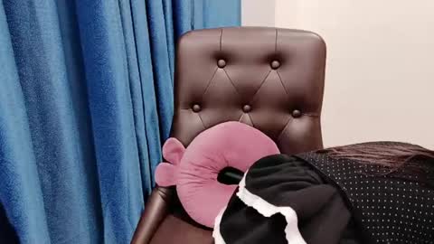 Snapshot of hellokitty_sexy chatting on 06/17/26, 01:19 hellokitty_sexy online show from 06/17/26, 01:19