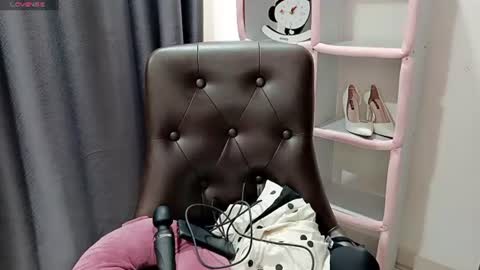 Snapshot of hellokitty_sexy chatting on 06/28/26, 01:22 hellokitty_sexy online show from 06/28/26, 01:22
