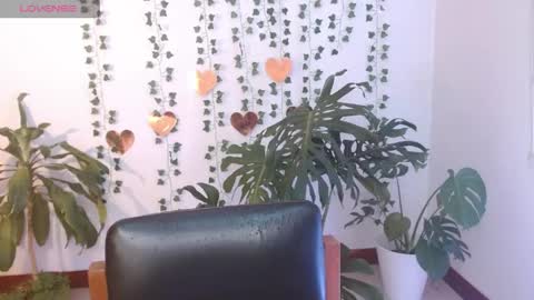 hellokitty_valery1 online show from 04/22/26, 01:30