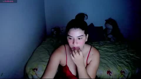 Snapshot of helloo_kityy25 chatting on 07/19/26, 03:43 helloo_kityy25 online show from 07/19/26, 03:43