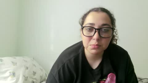 Snapshot of hellooli chatting on 12/16/25, 10:04 hellooli online show from 12/16/25, 10:04