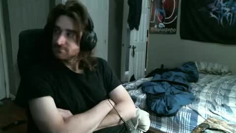 Snapshot of hellothereimcoolyo chatting on 03/31/26, 11:10 longhairbeardedguy online show from 03/31/26, 11:10