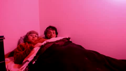 Snapshot of helokitkat chatting on 10/30/25, 03:52 helokitkat online show from 10/30/25, 03:52