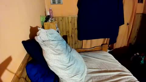 Snapshot of helokitkat chatting on 11/12/25, 02:56 helokitkat online show from 11/12/25, 02:56