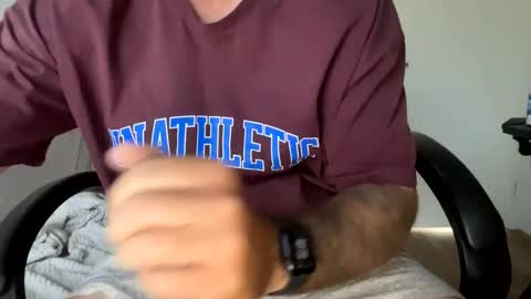 Snapshot of hendo92 chatting on 01/08/26, 11:40 Hendo online show from 01/08/26, 11:40