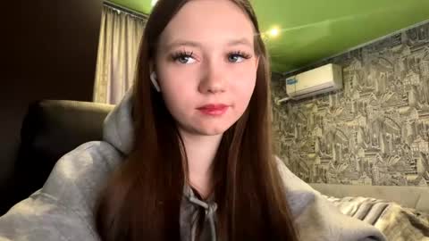 Lucy online show from 04/20/26, 04:04