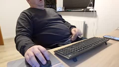 henrikrp1971 online show from 01/05/25, 09:03