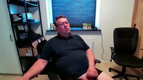 Snapshot of henrikrp1971 chatting on 05/07/26, 09:25 henrikrp1971 online show from 05/07/26, 09:25