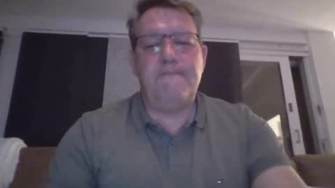 Snapshot of henrikrp1971 chatting on 05/19/26, 11:33 henrikrp1971 online show from 05/19/26, 11:33