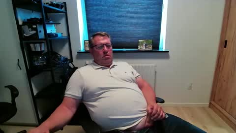 Snapshot of henrikrp1971 chatting on 06/07/26, 01:26 henrikrp1971 online show from 06/07/26, 01:26