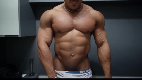 Snapshot of henrimusclee chatting on 03/09/26, 10:14 Henri online show from 03/09/26, 10:14