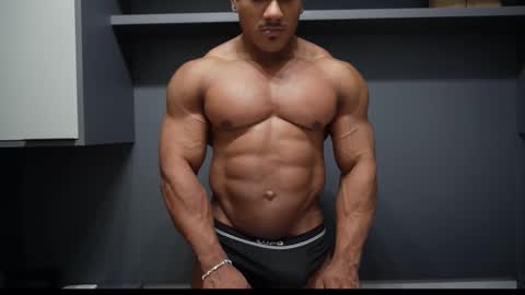Snapshot of henrimusclee chatting on 03/13/26, 11:00 Henri online show from 03/13/26, 11:00