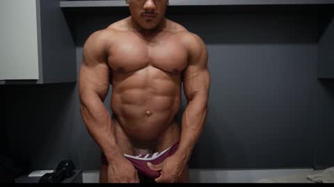Snapshot of henrimusclee chatting on 03/17/26, 10:24 Henri online show from 03/17/26, 10:24
