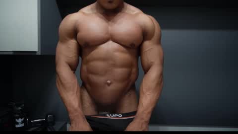 Snapshot of henrimusclee chatting on 03/19/26, 10:36 Henri online show from 03/19/26, 10:36