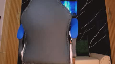 henrydouglas online show from 04/18/26, 06:23