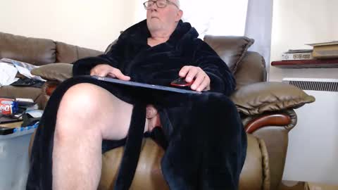 Snapshot of henryjxxx chatting on 09/10/25, 09:42 henryjxxx online show from 09/10/25, 09:42