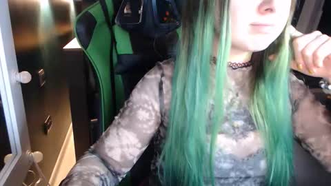 Hentaishiing online show from 11/11/25, 10:43