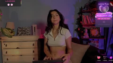 Hello I am Valentina independent Colombian model I love sensuality and pleasure welcome online show from 02/27/26, 05:40