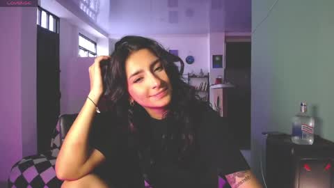 Hello I am Valentina independent Colombian model I love sensuality and pleasure welcome online show from 06/07/26, 07:39
