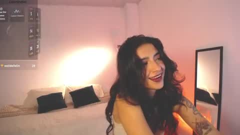 Hello I am Valentina independent Colombian model I love sensuality and pleasure welcome online show from 07/28/26, 10:09