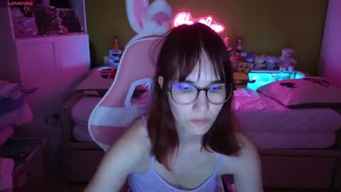 Snapshot of heraluna_ chatting on 07/23/26, 08:51 HeraLuna online show from 07/23/26, 08:51