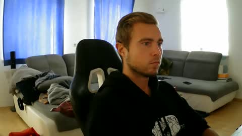 John Pearl online show from 09/18/25, 08:49