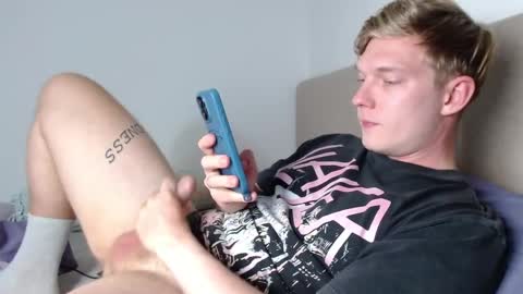 Snapshot of hercules__ chatting on 04/01/26, 01:01 Gregblonde Alextattoo online show from 04/01/26, 01:01