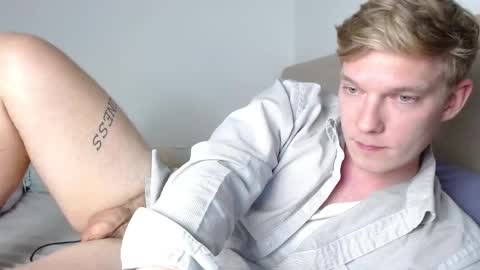 Snapshot of hercules__ chatting on 04/02/26, 01:53 Gregblonde Alextattoo online show from 04/02/26, 01:53