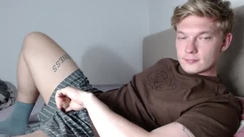 Snapshot of hercules__ chatting on 05/17/26, 03:52 Gregblonde Alextattoo online show from 05/17/26, 03:52