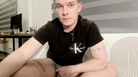 Snapshot of hercules__ chatting on 06/23/26, 03:32 Gregblonde Alextattoo online show from 06/23/26, 03:32