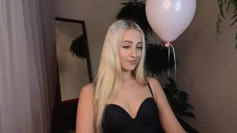 Elise online show from 02/15/26, 08:02