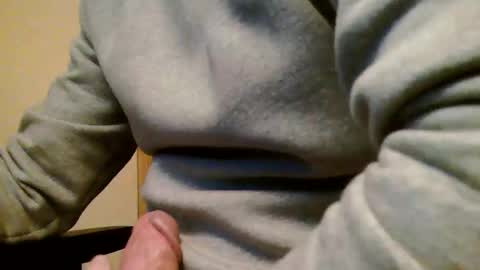 Snapshot of heretost chatting on 02/02/26, 12:42 mr D online show from 02/02/26, 12:42