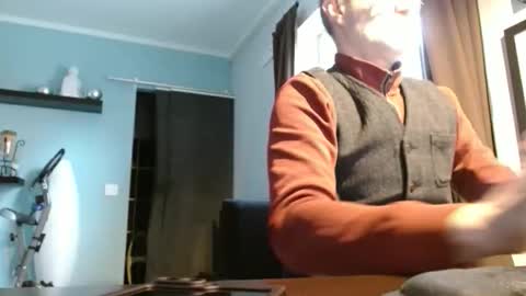 Snapshot of hering76 chatting on 02/12/26, 08:42 hering76 online show from 02/12/26, 08:42