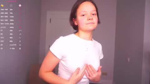 Snapshot of herminaabedi chatting on 11/25/25, 09:20 Hermina online show from 11/25/25, 09:20