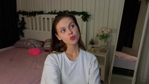 Nicole online show from 03/16/26, 09:08